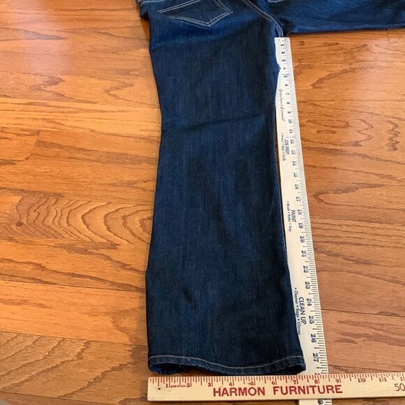 Old Navy “the diva” Size 10 short denim jeans - Picture 3 of 6